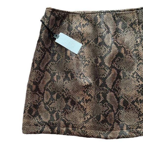 ASTR Women’s Faux Leather Skirt Snakeskin Brown Black Button Down Size Medium - Picture 2 of 5